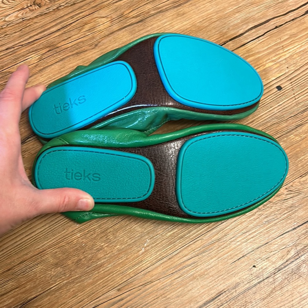 Tieks Clover Green Leather Flats - Picture 7 of 7